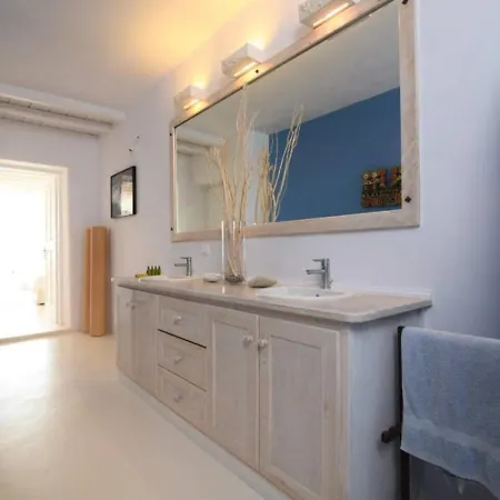 Mykonos Seaside 3br Aleomandra Gem Орнос